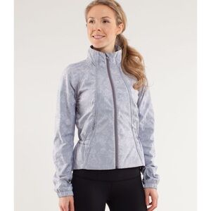 Lululemon Run: Travel to Track Jacket Fossil Grey Zip Up 4
